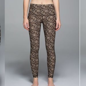 RARE - lululemon Shine Tight (Roll Down)